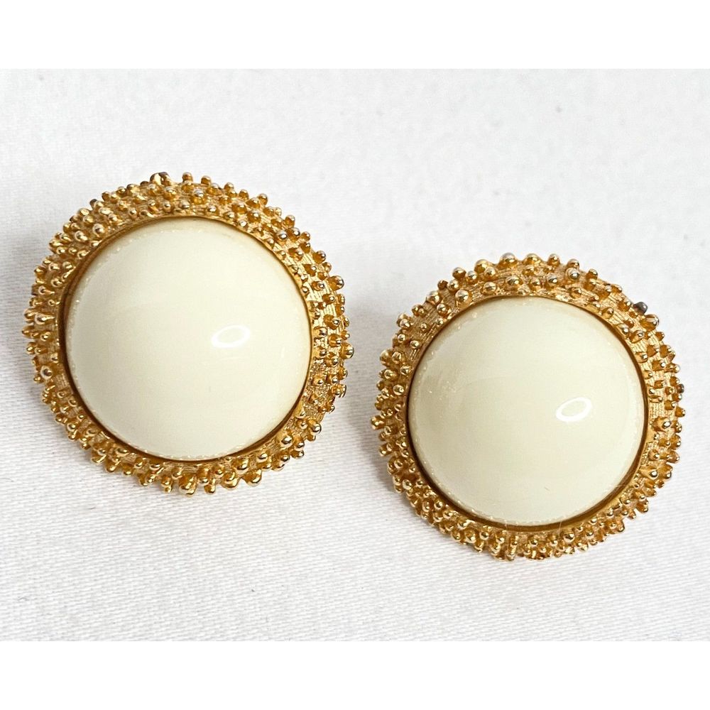 💎Trifari Earrings Large White Dome Cabochon Stone Gold Tone Hob Knob Setting